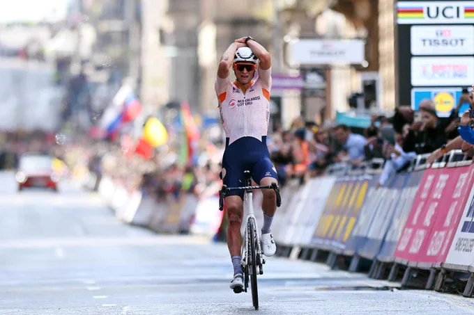 Campeonato Mundial de Glasglow: Resultados da prova de Estrada; Mathieu Van  der Poel Campeão Mundial