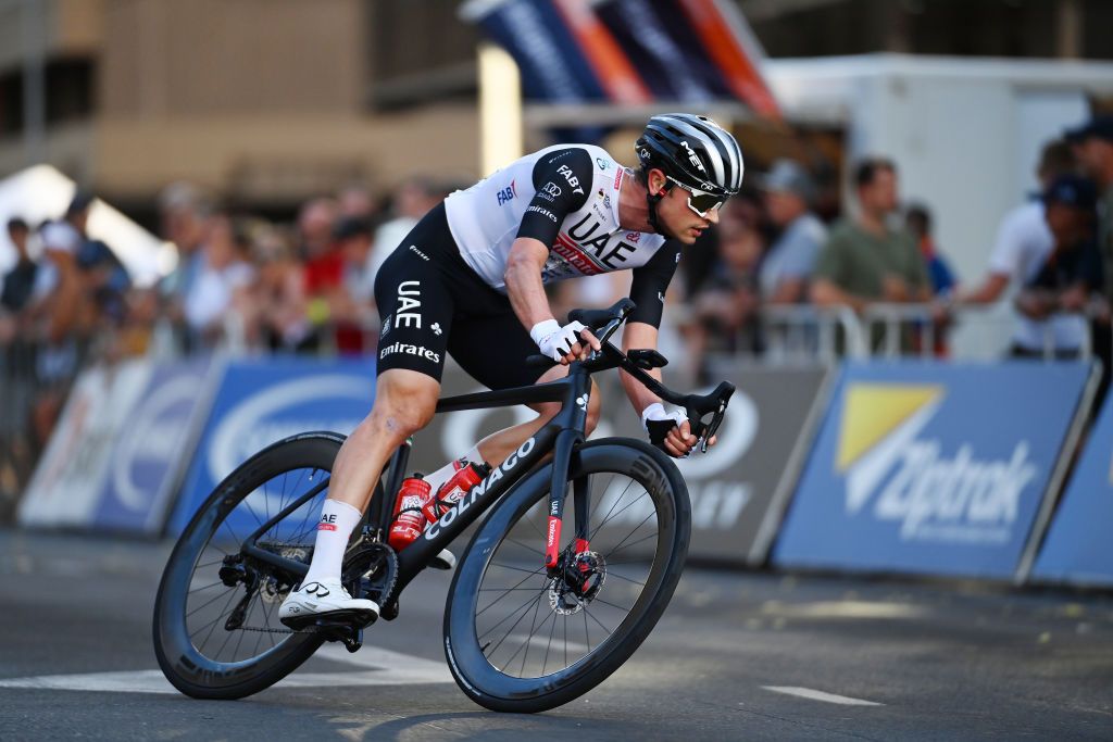 girodociclismo.com.br joao almeida e juan ayuso perdem seu principal ajudante na vuelta a espana jay vine curva