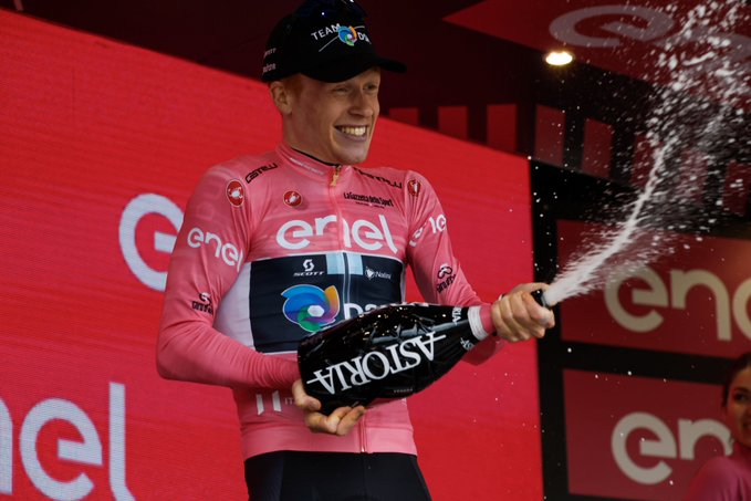 girodociclismo.com.br uno x contrata maior revelacao do giro ditalia 2023 andreas champagne