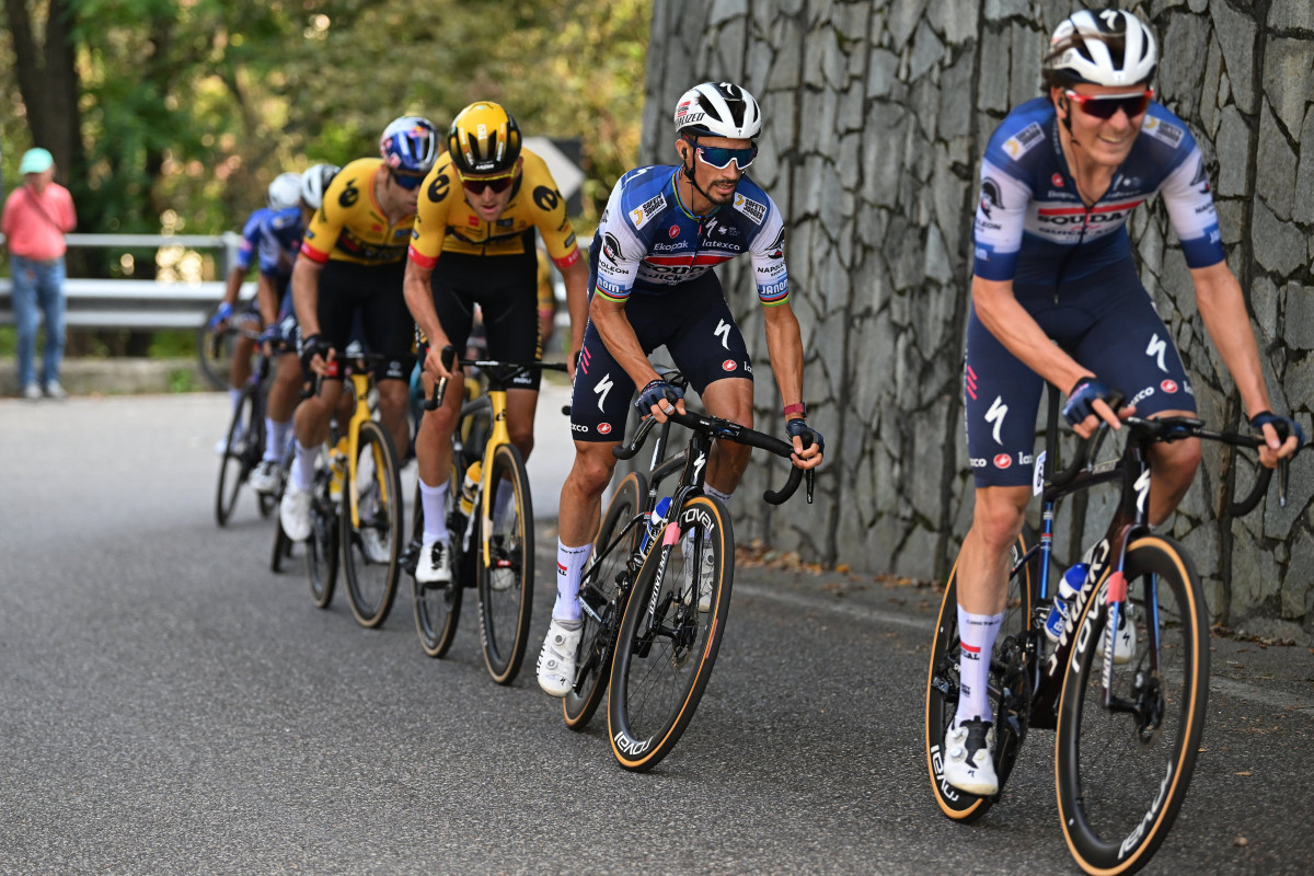 girodociclismo.com.br coppa bernocchi wout van aert bate o sprint e vence a semi classica italiana image