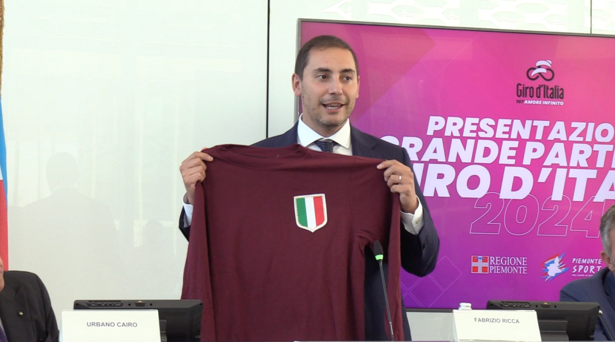 girodociclismo.com.br giro ditalia 2024 dara uma maglia rosa especial ao vencedor da 1a etapa image