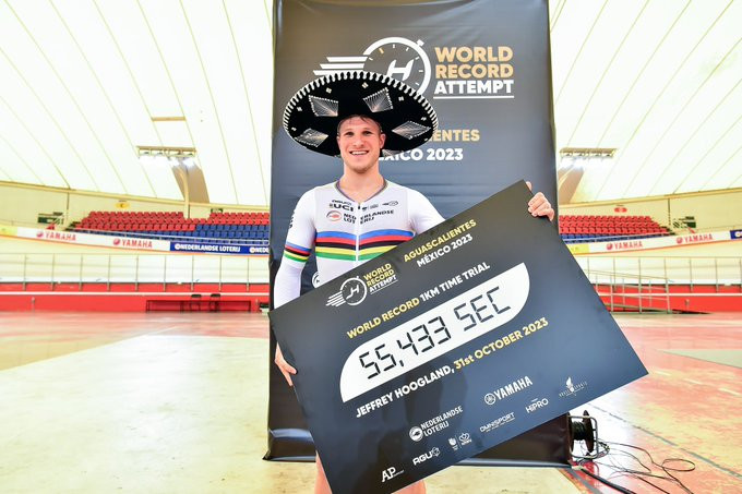 girodociclismo.com.br jeffrey hoogland bate o recorde mundial do km contra o relogio assista toda a prova image