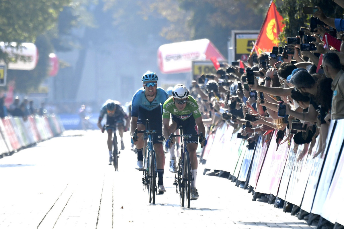 girodociclismo.com.br tour of turkiye 2023 jasper philipsen vence 8a etapa alexey lutsenko vencedor da classificacao geral assista a chegada image 3