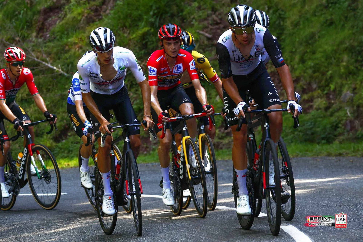 girodociclismo.com.br juan ayuso revela que pensou em abandonar o ciclismo em 2023 juan ayuso atacando vuelta ii