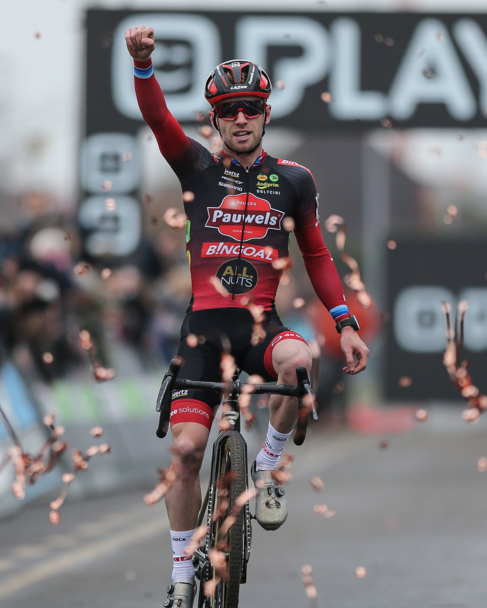 girodociclismo.com.br roger de vlaeminck afirma van der poel vencera mundial de ciclocross o resto dos ciclistas sao de 2a categoria image 1