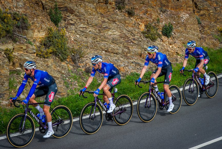 girodociclismo.com.br volta ao algarve 2024 seis equipes do world tour ja estao confirmadas image