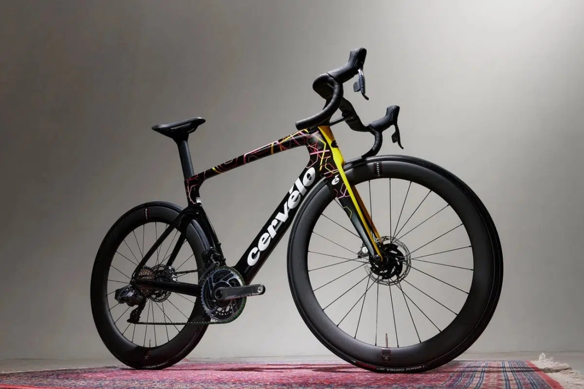 Cervélo S5, veja em detalhes, mais imagens da bicicleta fotografada no Training Camp, da Visma-Lease a Bike 1 girodociclismo.com.br cervelo s5 surgem mais imagens da bicicleta fotografada no training camp da visma lease a bike image