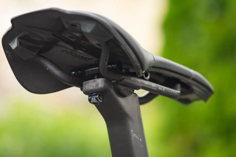 Colnago V4Rs, conheça a bicicleta que Tadej Pogacar utilizou no Tour de France 2023 3 girodociclismo.com.br colnago v4rs conheca a bicicleta que tadej pogacar utilizou no tour de france 2023 image 1