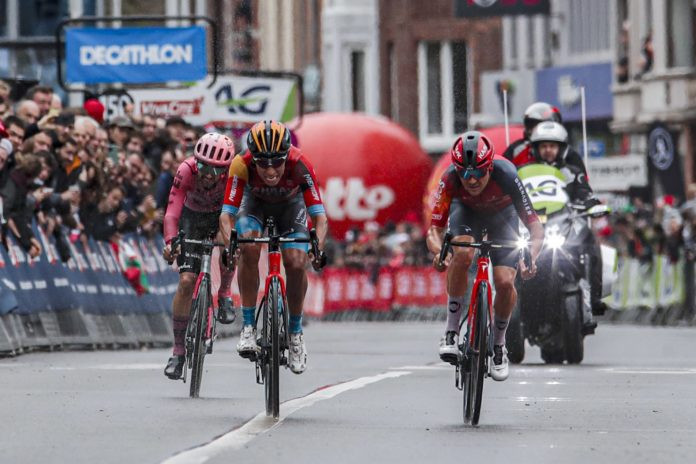 girodociclismo.com.br nao vejo razao para que tom pidcock nao possa competir com pogacar e evenepoel afirma treinador da ineos image