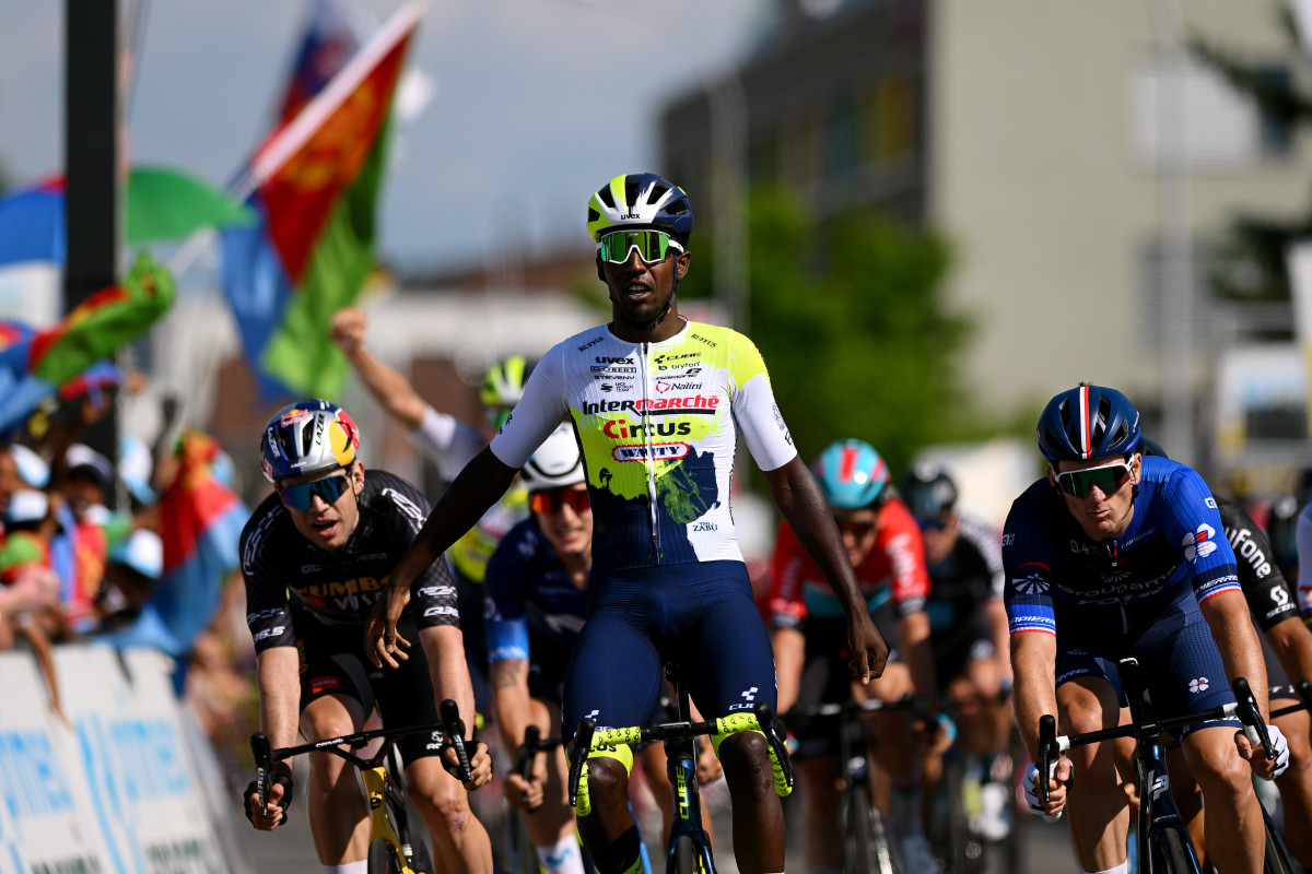 girodociclismo.com.br surpresa na africa melhor ciclista africano e henok mulubrhan e nao biniam girmay image