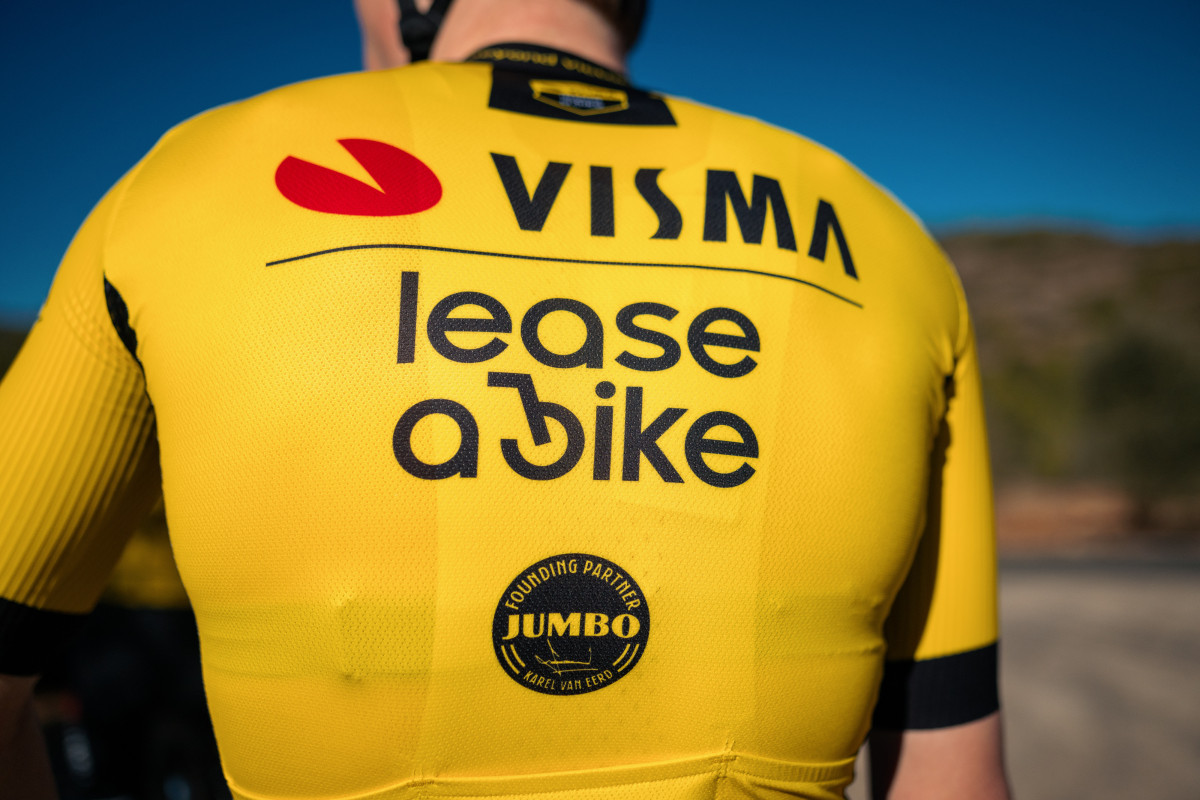 VismaLease a Bike revela seu uniforme para 2024