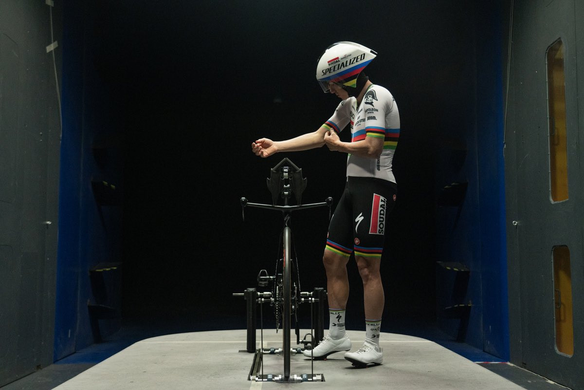 girodociclismo.com.br remco evenepoel testa novos equipamentos em tunel de vento na italia image