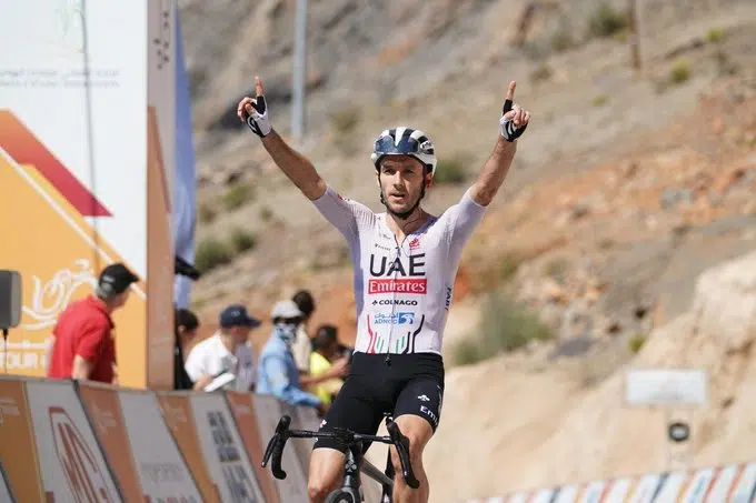 Adam Yates revela relação com Tadej Pogacar: "Ele nunca diz para para diminuir é sempre mais, mais e mais" 1 girodociclismo.com.br adam yates revela relacao com tadej pogacar ele nunca diz para para diminuir e sempre mais adam yates oman