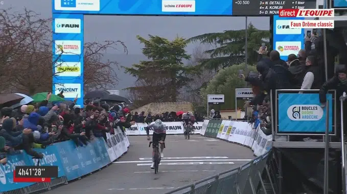 Marc Hirschi e Juan Ayuso dominam clássicas francesas, confira o resultado e assista a chegada da Drôme Classic 2 girodociclismo.com.br mark hirschi e juan ayuso dominam classicas francesas confira o resultado e assista a chegada image 2