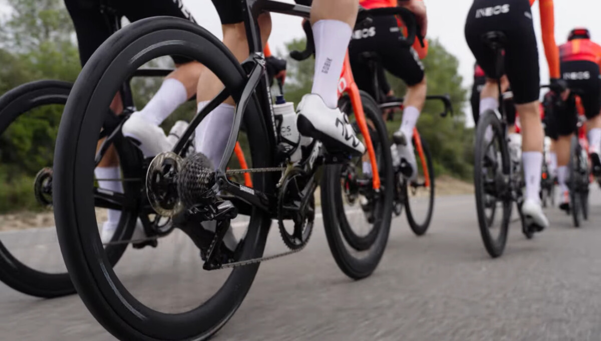 girodociclismo.com.br oito equipes chefiam processo para revolucionar ciclismo com 250 milhoes de euros uae team emirates fora image 1