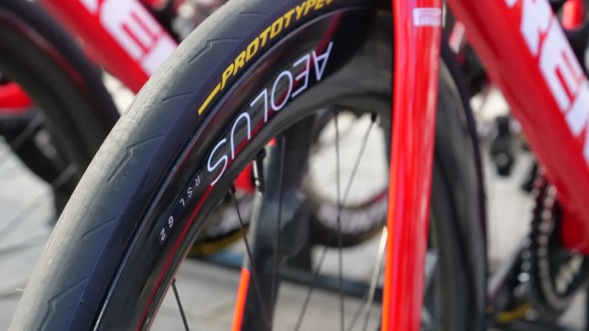 girodociclismo.com.br lidl trek surge com pneu inedito em classica belga produto ainda nao tem data de lancamento oficial image 1