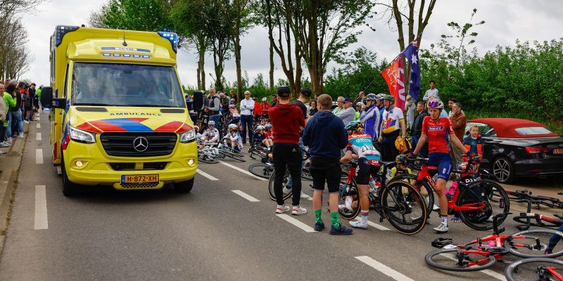 girodociclismo.com.br grave acidente altera percurso da amstel gold race prova tem distancia diminuida image 1