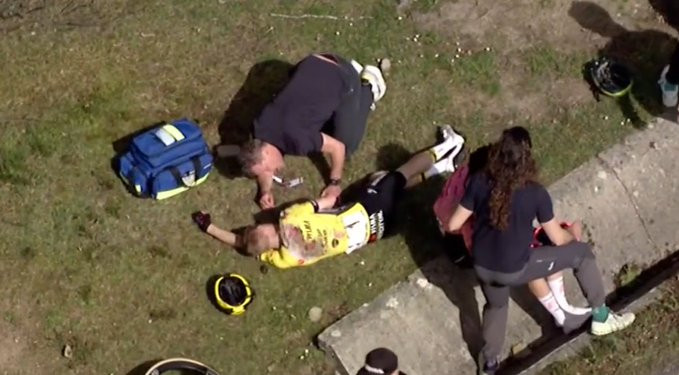 girodociclismo.com.br volta ao pais basco tem grave acidente jonas vingegaard removido de ambulancia image 1