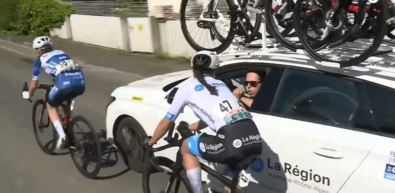 girodociclismo.com.br diretor de equipe derruba ciclistas com o carro no campeonato frances ciclista ainda venceu prova campeonato frances queda