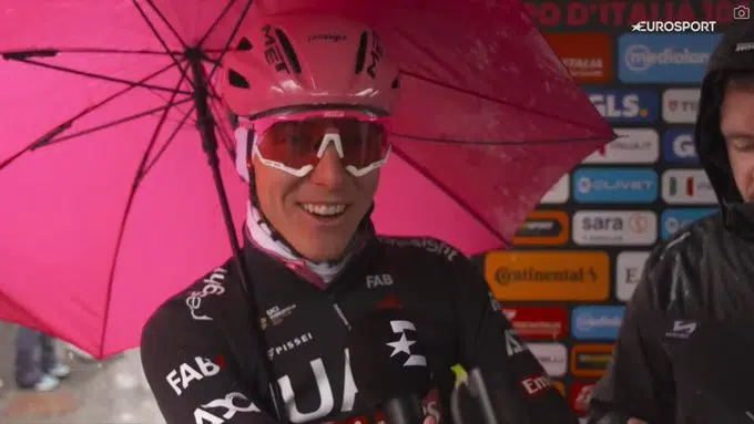 Giro d'Italia: ciclistas se recusam a começar e 16ª etapa sofre grandes mudanças 1 girodociclismo.com.br giro ditalia ciclistas se recusam a comecar e 16a etapa sofrera grandes mudancas image 1