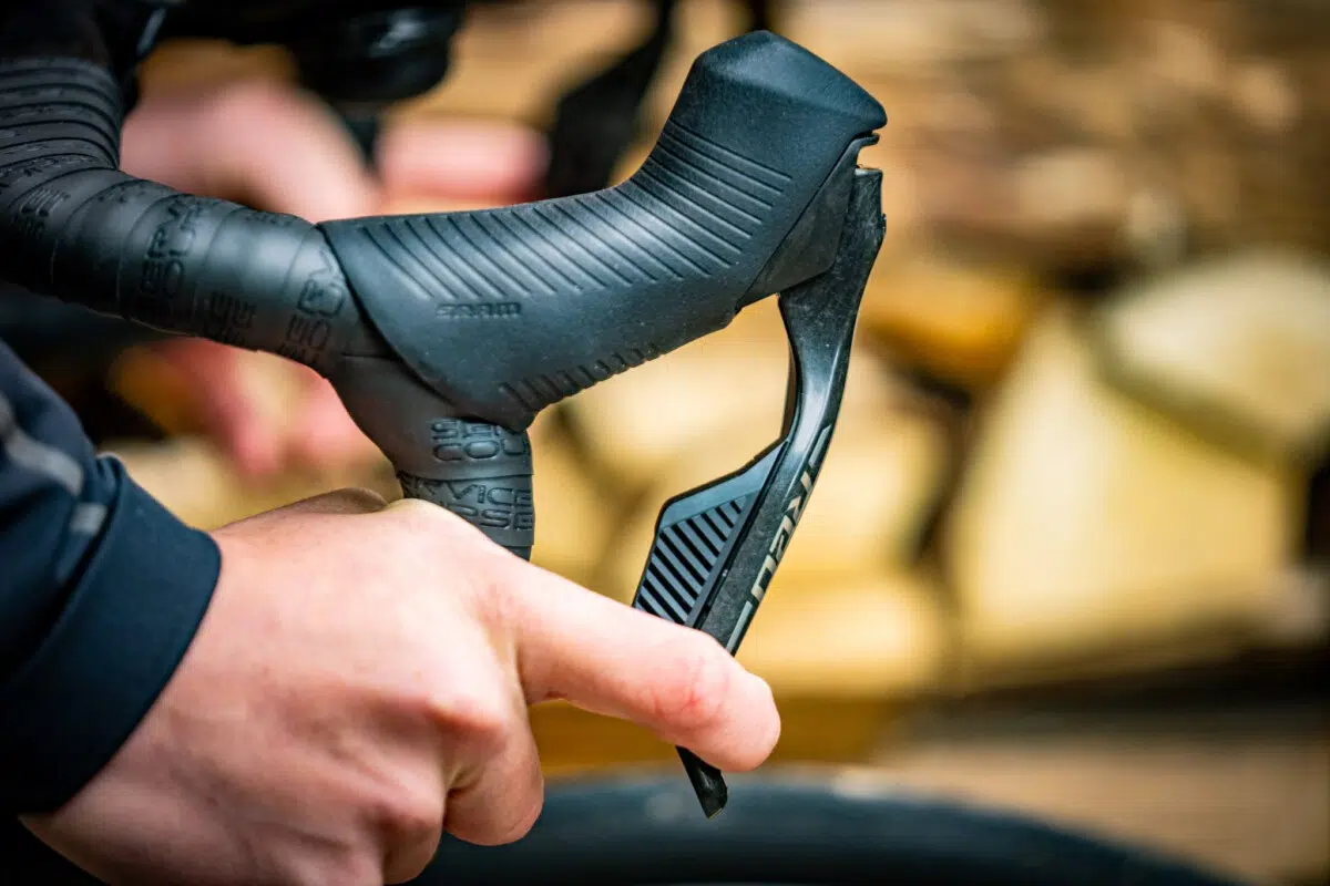 Sram lança novo grupo de peças Red AXS, "o grupo eletrônico mais leve já produzido" 2 girodociclismo.com.br novo grupo sram red image 7