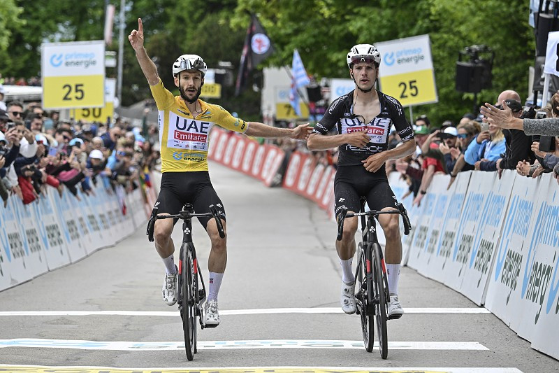 girodociclismo.com.br adam yates e enfatico tadej pogacar e o melhor do mundo quando ataca abre 2 minutos image 5