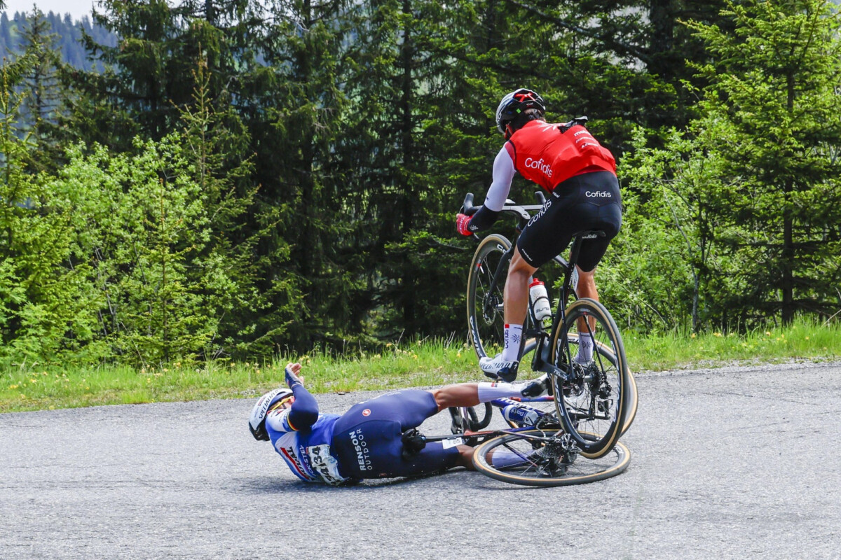 girodociclismo.com.br capitao da soudal quick step sofre queda uma semana antes do campeonato nacional image 1