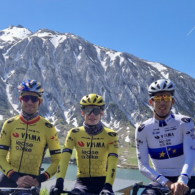 girodociclismo.com.br primoz roglic surge em treinamento no mesmo local de jonas vingegaard e wout van aert image 2