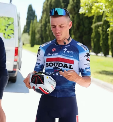 girodociclismo.com.br tadej pogacar e quase inatingivel afirma remco evenepoel antes do tour de france assista o video image 2