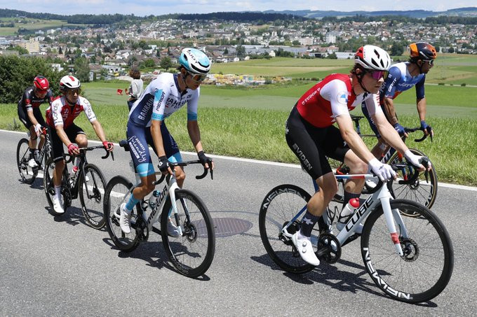 girodociclismo.com.br tour de suisse resultados da 4a etapa thibau nys vence e assume lideranca assista a chegada image 2