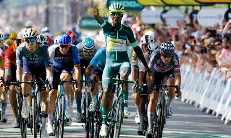 girodociclismo.com.br campeao da classificacao por pontos do tour de france renova contrato ate 2028 confira o anuncio oficial image