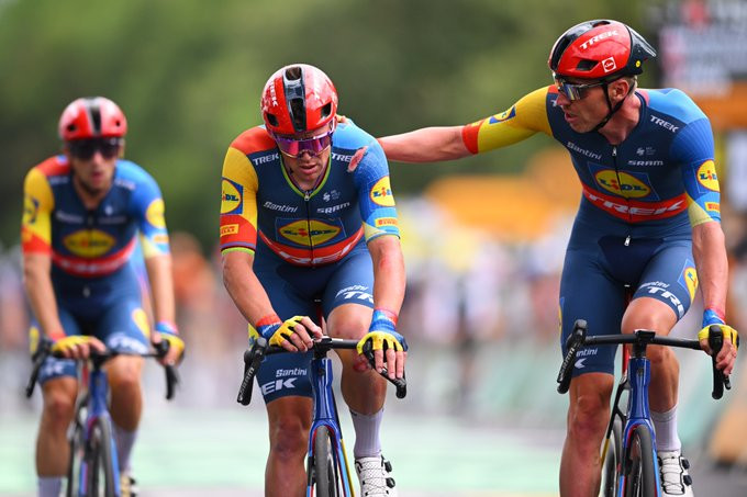 girodociclismo.com.br capitao da lidl trek passa a noite no hospital apos grave queda retorno ao tour de france ainda e incerto image 1