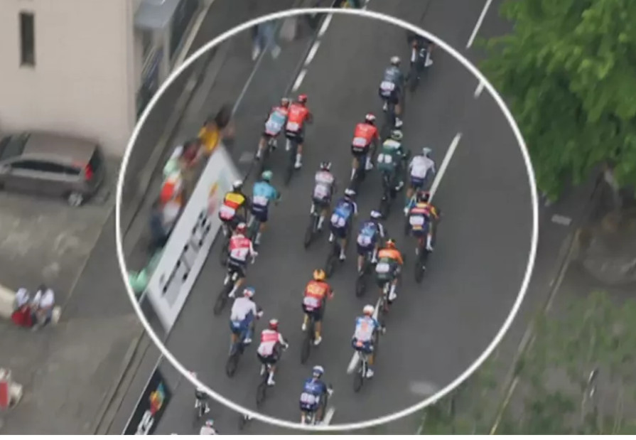 girodociclismo.com.br ciclista recebe pesada multa apos derrubar colega no tour de france assista o momento da queda image 2