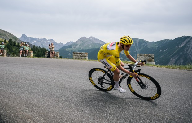 girodociclismo.com.br geraint thomas revela que perguntou a tadej pogacar sobre ir a vuelta tenho que ser amigo das pessoas da equipe respondeu o esloveno image 3