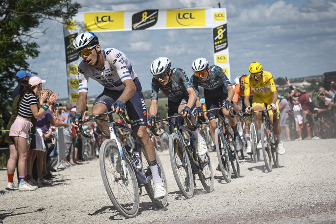 girodociclismo.com.br jonas vingegaard nao deixa se levar ele estaa esperando seu momento afirma egan bernal image 1