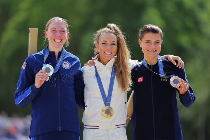 girodociclismo.com.br pauline ferrand prevot e campea olimpica de mountain bike francesa conquista medalha inedita de forma incontestavel assista a chegada image 4