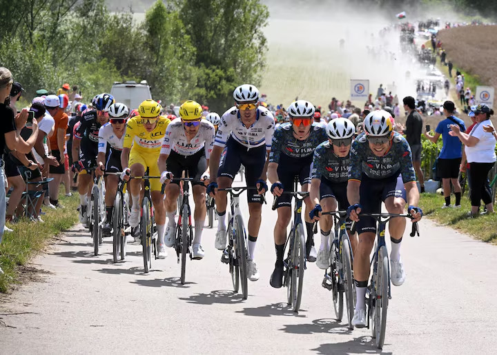 girodociclismo.com.br primoz roglic mantem o bom humor apos a tensa etapa do tour de france sou muito velho para ficar nervoso image