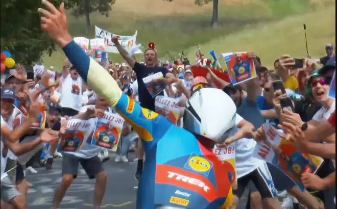 girodociclismo.com.br remco evenepoel surge em video oficial do tour de france preocupado com atitude dos fas assista o video image