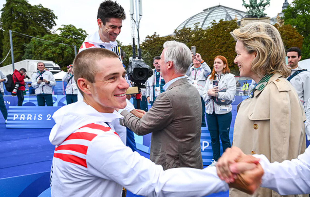 girodociclismo.com.br remco evonepoel quebra protocolo e comete gafe com rei e rainha da belgica voce esta orgulhoso de nos image 7