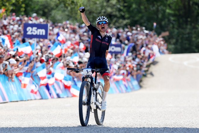 girodociclismo.com.br tom pidcock da show mountain bike em paris britanico e vaiado apos derrotar idolo local tom pidcock paris