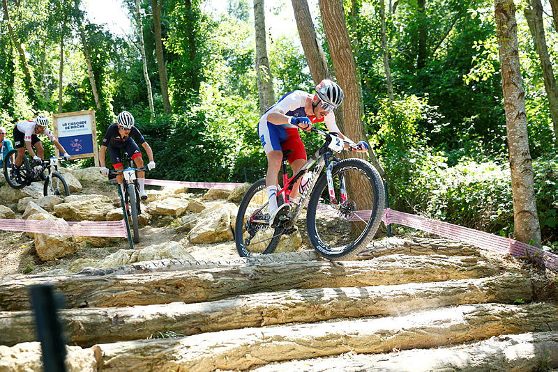 girodociclismo.com.br tom pidcock e vaiado durante a chegada do mountain bike britanico lamenta uma pena que me vaiaram assista o video image 4