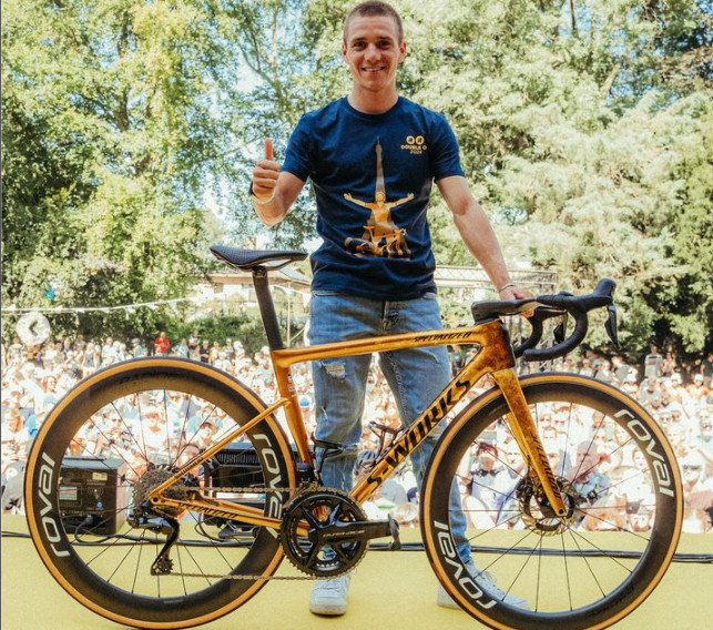 girodociclismo.com.br specialized presenteia remco evenepoel com bicicleta especial image 2