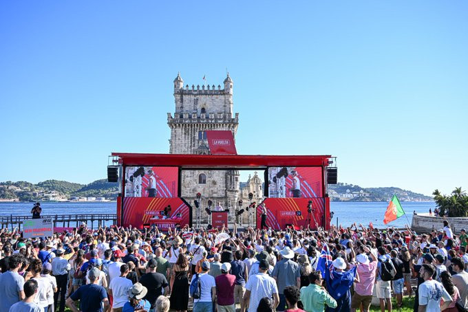 girodociclismo.com.br uae team emirates apresenta novo uniforme em lisboa confira como foi a apresentacao oficial das equipes image 6