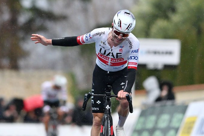 girodociclismo.com.br El equipo UAE Emirates pierde un ciclista el día de la victoria en España Se anunció un nuevo equipo esta mañana Imagen 1