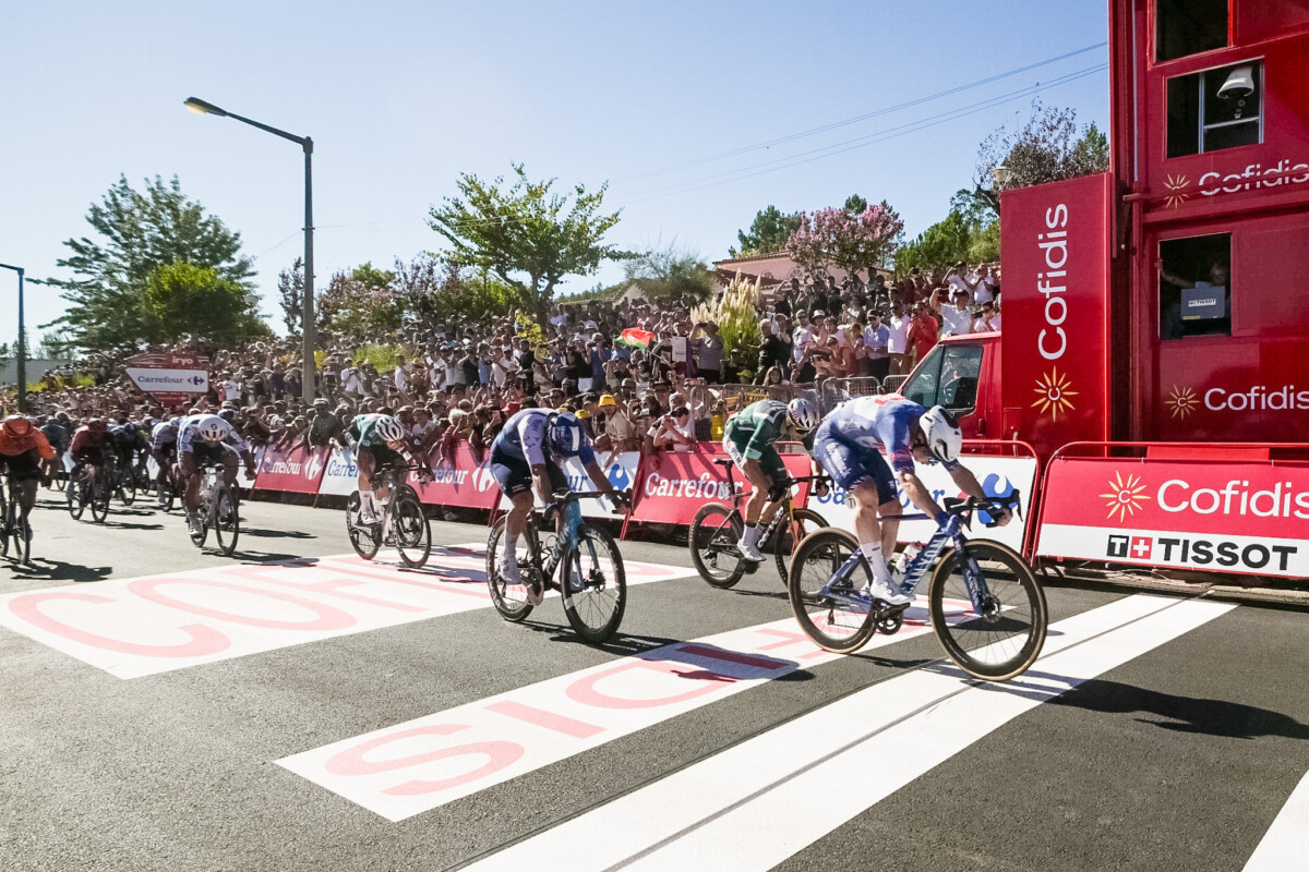 girodociclismo.com.br wout van aert lamenta derrota mesmo apos assumir lideranca da vuelta eu queria vencer e frustrante image 1