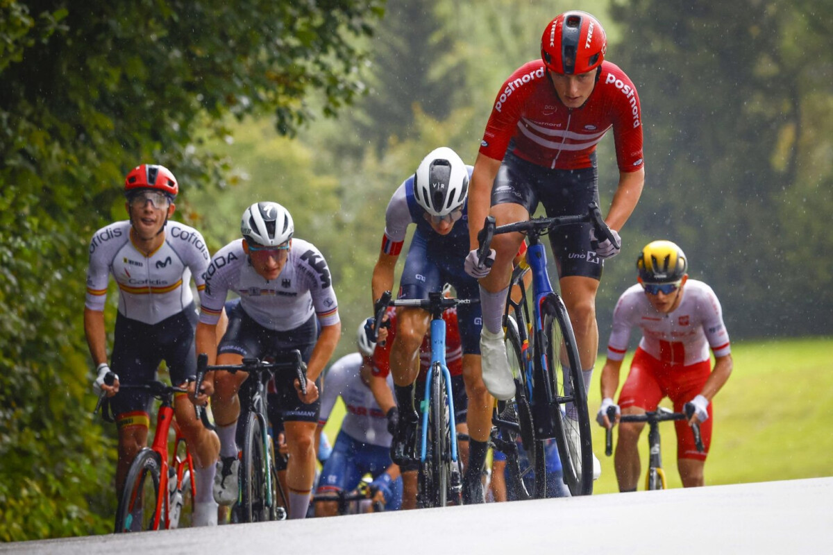 girodociclismo.com.br campeonato mundial de estrada junior lorenzo finn vence apos grave queda do favorito confira os resultados e a chegada image 16