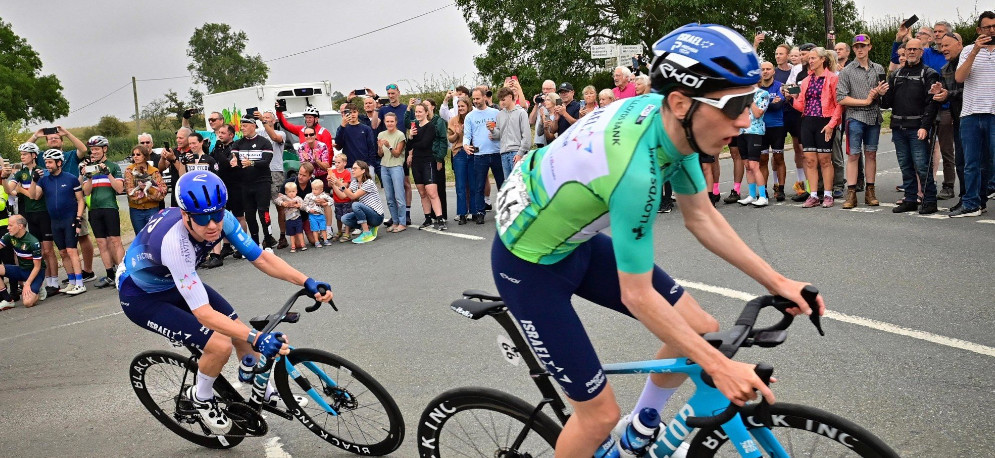 girodociclismo.com.br tour of britain 3a vitoria para jovem prodigio da soudal quick step assista a chegada image 9