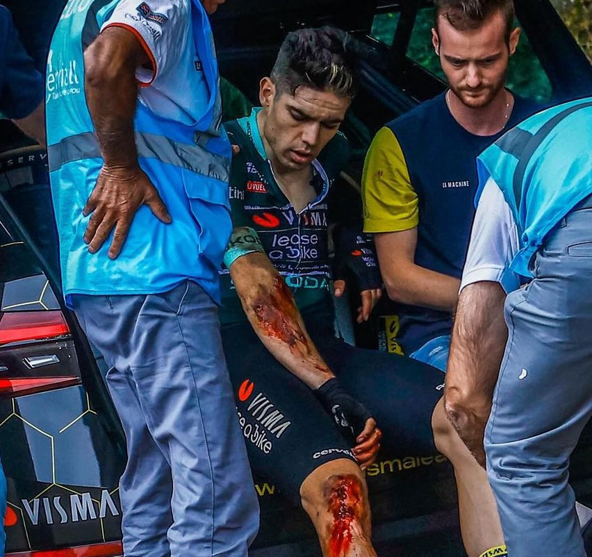 girodociclismo.com.br wout van aert deixa hospital apos grave acidente na vuelta a espana image 5