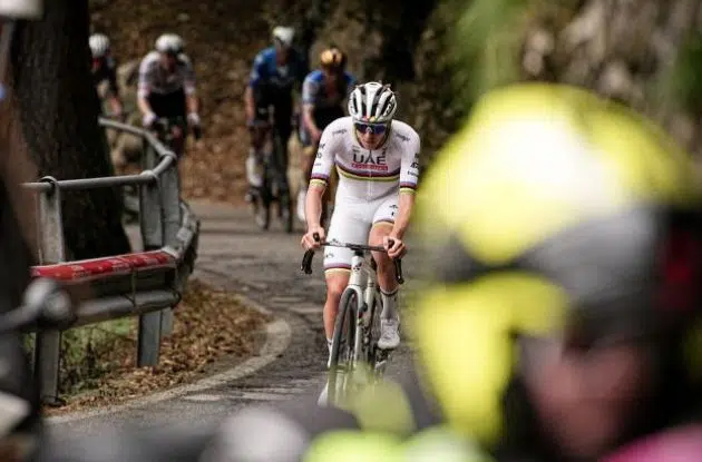"Há uma grande diferença entre Tadej Pogacar e o resto do mundo" jornal L'Équipe analisa domínio do Campeão Mundial 1 girodociclismo.com.br ha uma grande diferenca entre tadej pogacar e o resto do mundo jornal lequipe analisa dominio do campeao mundial image