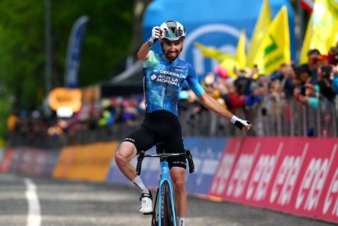 girodociclismo.com.br johan bruyneel da detalhes da fracassada mudanca de remco evenepoel para a bora ja havia ate uniformes com o nome de evenepoel image